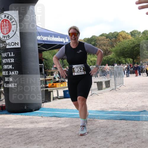 14.09.2025 - Stadtparktriathlon Strokosch-Dieckow http://msf.ph/oto/8889477 14.09.2025 12:42:53 Ziel 952 meine-sportfotos.de