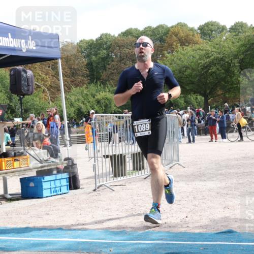 14.09.2025 - Stadtparktriathlon Strokosch-Dieckow http://msf.ph/oto/8889495 14.09.2025 12:43:01 Ziel 986, 1087, 1089 meine-sportfotos.de