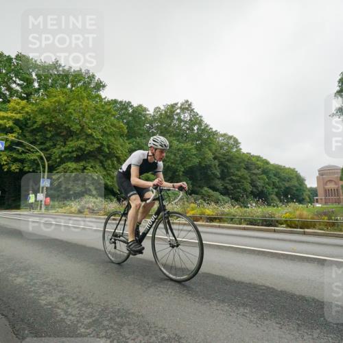 14.09.2025 - Stadtparktriathlon Michael Burmester http://msf.ph/oto/8889526 14.09.2025 09:15:41 Radfahren 315, 337, 354, 361, 437, 451, 487 meine-sportfotos.de