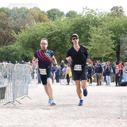 14.09.2025 - Stadtparktriathlon Strokosch-Dieckow http://msf.ph/oto/8889527 14.09.2025 12:43:21 Ziel 1084, 1086 meine-sportfotos.de