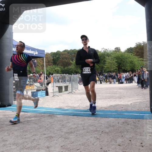 14.09.2025 - Stadtparktriathlon Strokosch-Dieckow http://msf.ph/oto/8889539 14.09.2025 12:43:23 Ziel 1084, 1086 meine-sportfotos.de