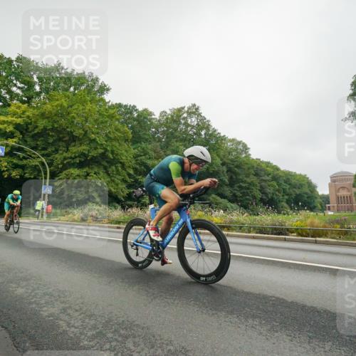 14.09.2025 - Stadtparktriathlon Michael Burmester http://msf.ph/oto/8889543 14.09.2025 09:16:05 Radfahren 311, 348, 357, 413, 414, 432, 434, 488 meine-sportfotos.de