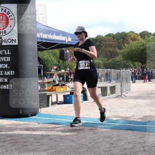 14.09.2025 - Stadtparktriathlon Strokosch-Dieckow http://msf.ph/oto/8889550 14.09.2025 12:43:34 Ziel 957 meine-sportfotos.de