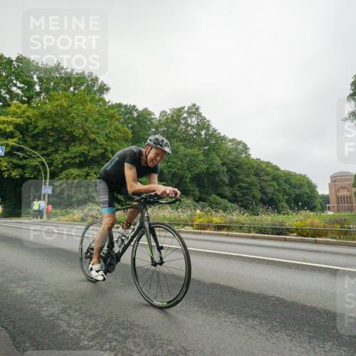 14.09.2025 - Stadtparktriathlon Michael Burmester http://msf.ph/oto/8889551 14.09.2025 09:16:13 Radfahren 311, 348, 406, 413, 414, 432, 484 meine-sportfotos.de