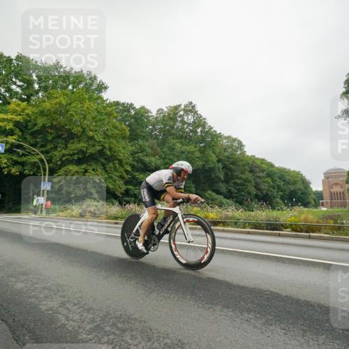 14.09.2025 - Stadtparktriathlon Michael Burmester http://msf.ph/oto/8889558 14.09.2025 09:16:22 Radfahren 328, 406, 478, 484 meine-sportfotos.de