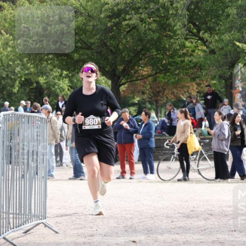 14.09.2025 - Stadtparktriathlon Strokosch-Dieckow http://msf.ph/oto/8889604 14.09.2025 12:44:26 Ziel 980, 1025 meine-sportfotos.de