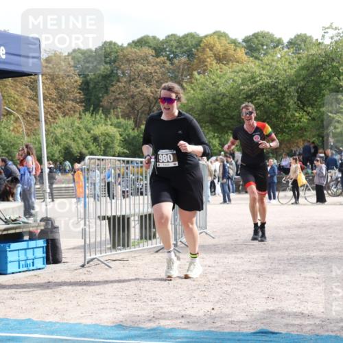14.09.2025 - Stadtparktriathlon Strokosch-Dieckow http://msf.ph/oto/8889616 14.09.2025 12:44:29 Ziel 980, 1025 meine-sportfotos.de