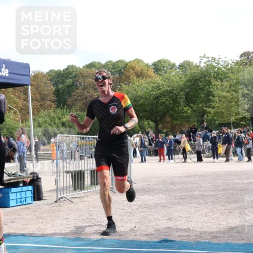 14.09.2025 - Stadtparktriathlon Strokosch-Dieckow http://msf.ph/oto/8889624 14.09.2025 12:44:30 Ziel 980, 1025 meine-sportfotos.de