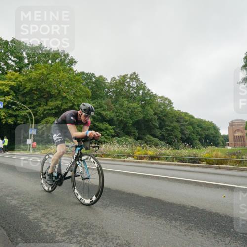 14.09.2025 - Stadtparktriathlon Michael Burmester http://msf.ph/oto/8889640 14.09.2025 09:18:00 Radfahren 307, 321, 322, 332, 405, 412, 475 meine-sportfotos.de