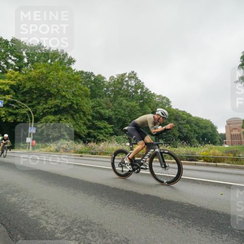 14.09.2025 - Stadtparktriathlon Michael Burmester http://msf.ph/oto/8889660 14.09.2025 09:18:21 Radfahren 317, 344, 395, 420, 456, 468, 481 meine-sportfotos.de