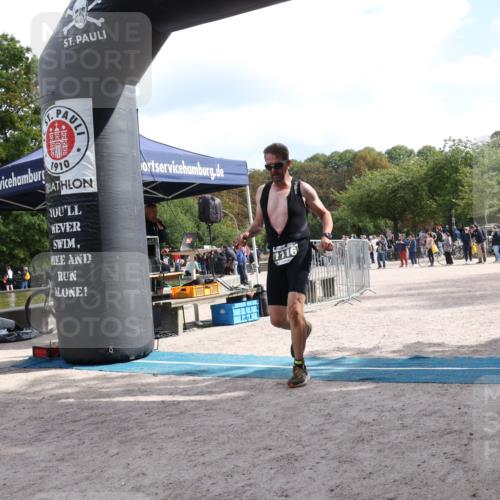 14.09.2025 - Stadtparktriathlon Strokosch-Dieckow http://msf.ph/oto/8889674 14.09.2025 12:44:52 Ziel 1075, 1116 meine-sportfotos.de