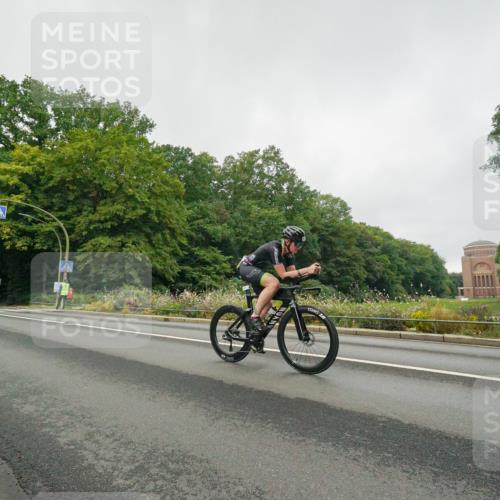 14.09.2025 - Stadtparktriathlon Michael Burmester http://msf.ph/oto/8889681 14.09.2025 09:18:46 Radfahren 302, 316, 454, 455, 493, 499, 502 meine-sportfotos.de