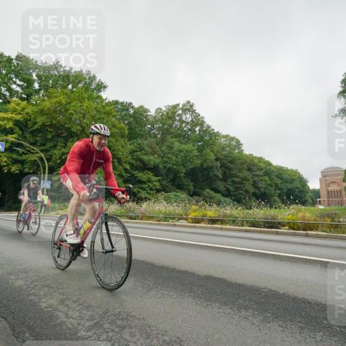 14.09.2025 - Stadtparktriathlon Michael Burmester http://msf.ph/oto/8889682 14.09.2025 09:18:49 Radfahren 302, 454, 455, 493, 499, 502 meine-sportfotos.de