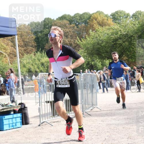14.09.2025 - Stadtparktriathlon Strokosch-Dieckow http://msf.ph/oto/8889702 14.09.2025 12:45:08 Ziel 1053, 1065 meine-sportfotos.de