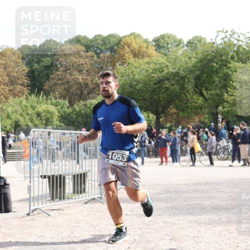 14.09.2025 - Stadtparktriathlon Strokosch-Dieckow http://msf.ph/oto/8889711 14.09.2025 12:45:09 Ziel 1053, 1065 meine-sportfotos.de