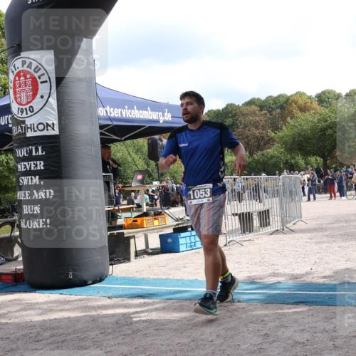 14.09.2025 - Stadtparktriathlon Strokosch-Dieckow http://msf.ph/oto/8889717 14.09.2025 12:45:10 Ziel 1053, 1065 meine-sportfotos.de