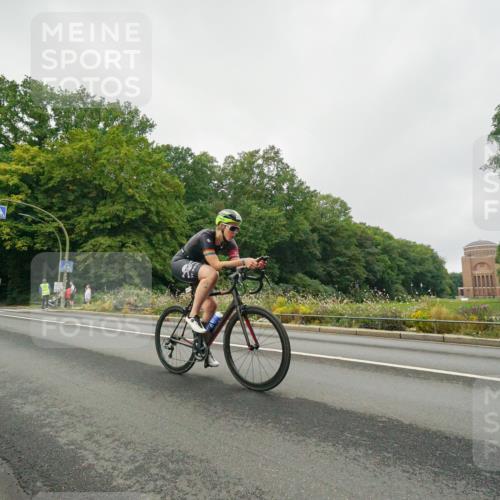 14.09.2025 - Stadtparktriathlon Michael Burmester http://msf.ph/oto/8889741 14.09.2025 09:19:47 Radfahren 306, 320, 324, 356, 366, 382, 442, 447, 485, 497 meine-sportfotos.de