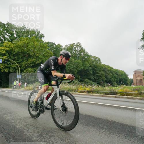 14.09.2025 - Stadtparktriathlon Michael Burmester http://msf.ph/oto/8889747 14.09.2025 09:19:52 Radfahren 306, 320, 366, 438, 442, 447, 485 meine-sportfotos.de