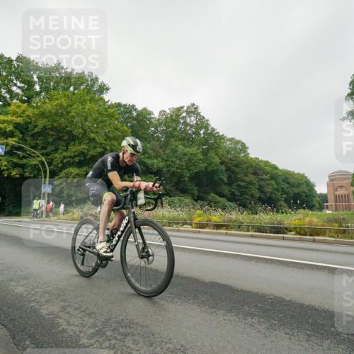 14.09.2025 - Stadtparktriathlon Michael Burmester http://msf.ph/oto/8889751 14.09.2025 09:19:56 Radfahren 306, 333, 366, 438, 442 meine-sportfotos.de