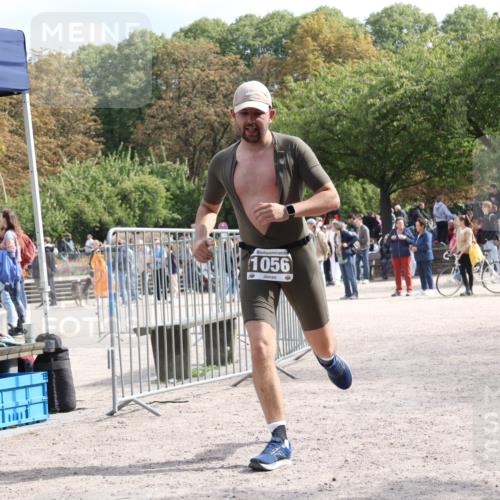 14.09.2025 - Stadtparktriathlon Strokosch-Dieckow http://msf.ph/oto/8889765 14.09.2025 12:45:34 Ziel 1056, 1063 meine-sportfotos.de