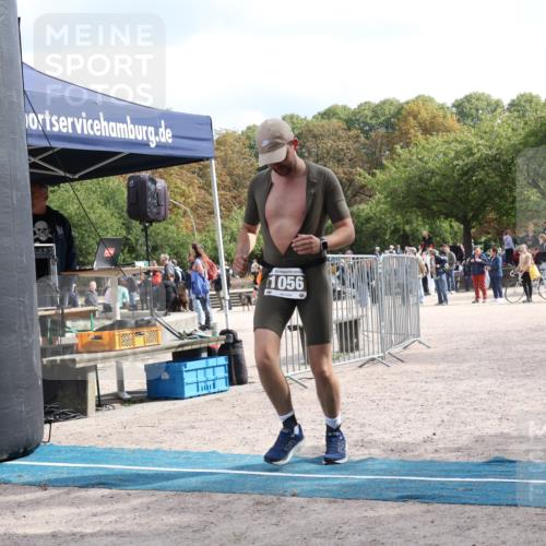 14.09.2025 - Stadtparktriathlon Strokosch-Dieckow http://msf.ph/oto/8889767 14.09.2025 12:45:35 Ziel 1056, 1063 meine-sportfotos.de