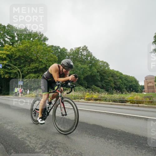 14.09.2025 - Stadtparktriathlon Michael Burmester http://msf.ph/oto/8889771 14.09.2025 09:20:25 Radfahren 301, 326, 340, 345, 359, 363, 370, 371, 373, 381, 419, 445, 469, 506 meine-sportfotos.de