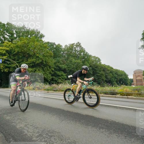 14.09.2025 - Stadtparktriathlon Michael Burmester http://msf.ph/oto/8889773 14.09.2025 09:20:28 Radfahren 301, 318, 326, 340, 345, 346, 347, 359, 363, 370, 371, 373, 381, 389, 419, 445 meine-sportfotos.de
