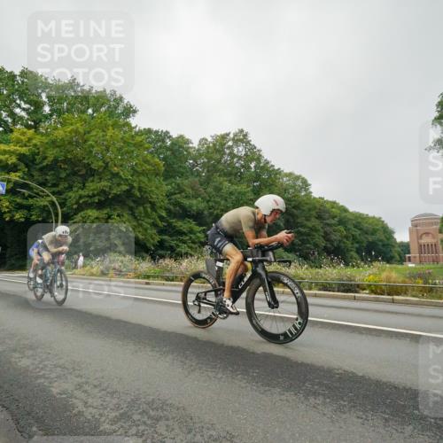 14.09.2025 - Stadtparktriathlon Michael Burmester http://msf.ph/oto/8889787 14.09.2025 09:20:35 Radfahren 301, 318, 326, 340, 345, 346, 347, 359, 363, 370, 373, 377, 381, 386, 389, 448 meine-sportfotos.de