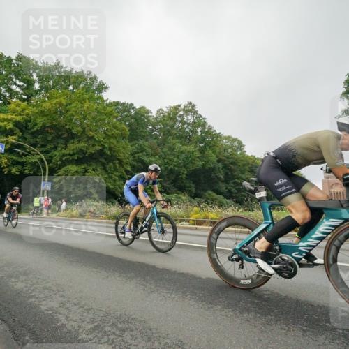 14.09.2025 - Stadtparktriathlon Michael Burmester http://msf.ph/oto/8889790 14.09.2025 09:20:35 Radfahren 301, 318, 326, 340, 345, 346, 347, 359, 363, 370, 373, 377, 381, 386, 389, 448 meine-sportfotos.de