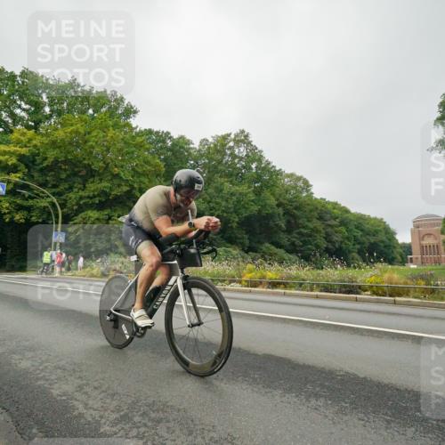 14.09.2025 - Stadtparktriathlon Michael Burmester http://msf.ph/oto/8889795 14.09.2025 09:20:38 Radfahren 301, 318, 340, 345, 346, 347, 373, 377, 381, 386, 389, 448 meine-sportfotos.de