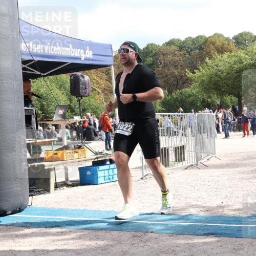14.09.2025 - Stadtparktriathlon Strokosch-Dieckow http://msf.ph/oto/8889799 14.09.2025 12:45:53 Ziel 1005, 1022 meine-sportfotos.de