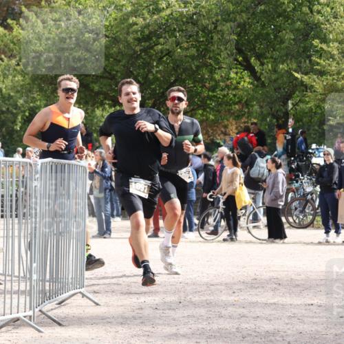 14.09.2025 - Stadtparktriathlon Strokosch-Dieckow http://msf.ph/oto/8889805 14.09.2025 12:45:59 Ziel 1022, 1050, 1091, 1095 meine-sportfotos.de