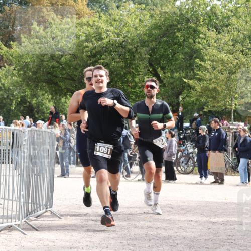 14.09.2025 - Stadtparktriathlon Strokosch-Dieckow http://msf.ph/oto/8889807 14.09.2025 12:46:00 Ziel 1022, 1050, 1091, 1095 meine-sportfotos.de