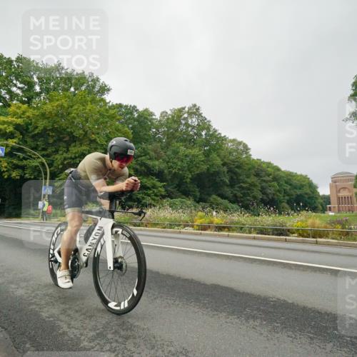 14.09.2025 - Stadtparktriathlon Michael Burmester http://msf.ph/oto/8889811 14.09.2025 09:21:06 Radfahren 342, 380, 401, 404, 473, 500 meine-sportfotos.de
