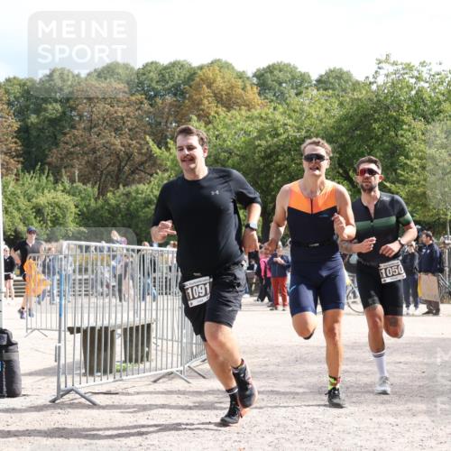 14.09.2025 - Stadtparktriathlon Strokosch-Dieckow http://msf.ph/oto/8889812 14.09.2025 12:46:01 Ziel 1050, 1091, 1095 meine-sportfotos.de