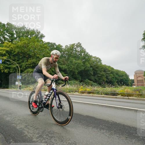 14.09.2025 - Stadtparktriathlon Michael Burmester http://msf.ph/oto/8889824 14.09.2025 09:21:17 Radfahren 339, 362, 401 meine-sportfotos.de