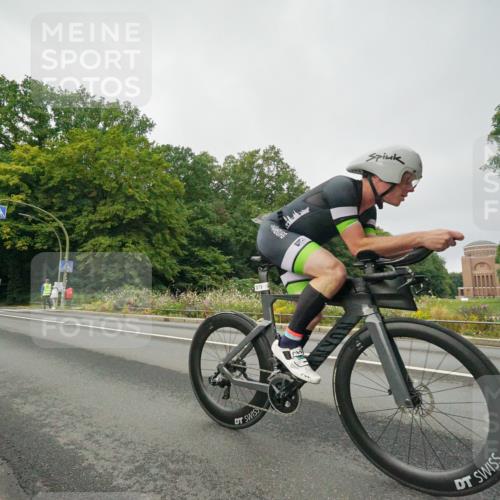 14.09.2025 - Stadtparktriathlon Michael Burmester http://msf.ph/oto/8889838 14.09.2025 09:21:34 Radfahren 323, 349, 365, 379, 383, 393, 400, 450 meine-sportfotos.de