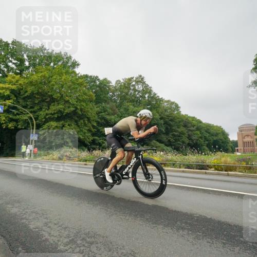 14.09.2025 - Stadtparktriathlon Michael Burmester http://msf.ph/oto/8889852 14.09.2025 09:21:51 Radfahren 337, 354, 357, 430, 458, 504 meine-sportfotos.de