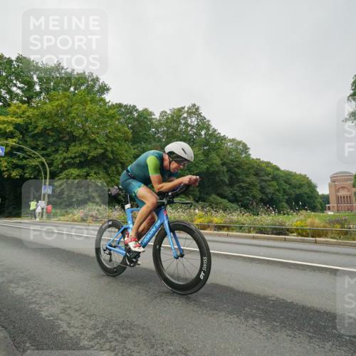 14.09.2025 - Stadtparktriathlon Michael Burmester http://msf.ph/oto/8889861 14.09.2025 09:21:59 Radfahren 354, 357, 410, 451, 458 meine-sportfotos.de