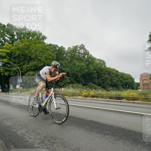 14.09.2025 - Stadtparktriathlon Michael Burmester http://msf.ph/oto/8889867 14.09.2025 09:22:07 Radfahren 410, 413, 414 meine-sportfotos.de