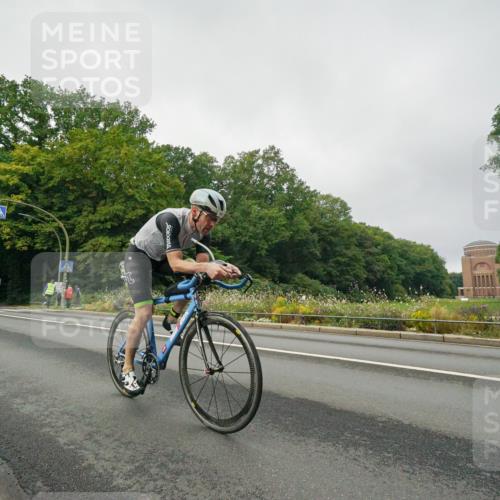14.09.2025 - Stadtparktriathlon Michael Burmester http://msf.ph/oto/8889881 14.09.2025 09:22:29 Radfahren 367, 376, 418, 435, 437, 466 meine-sportfotos.de