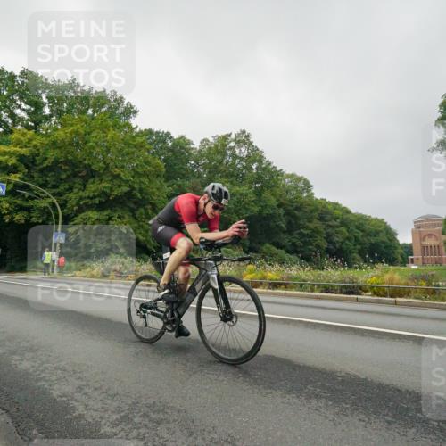 14.09.2025 - Stadtparktriathlon Michael Burmester http://msf.ph/oto/8889893 14.09.2025 09:22:46 Radfahren 328, 372, 406 meine-sportfotos.de