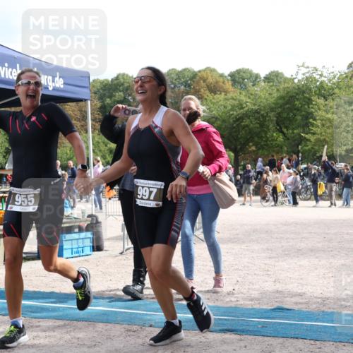14.09.2025 - Stadtparktriathlon Strokosch-Dieckow http://msf.ph/oto/8889894 14.09.2025 12:47:08 Ziel 955, 997 meine-sportfotos.de