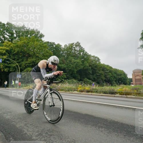 14.09.2025 - Stadtparktriathlon Michael Burmester http://msf.ph/oto/8889918 14.09.2025 09:23:17 Radfahren 312, 402, 408, 416, 434, 446, 501 meine-sportfotos.de