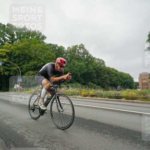 14.09.2025 - Stadtparktriathlon Michael Burmester http://msf.ph/oto/8889922 14.09.2025 09:23:19 Radfahren 312, 402, 408, 416, 446, 463, 501 meine-sportfotos.de