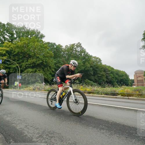 14.09.2025 - Stadtparktriathlon Michael Burmester http://msf.ph/oto/8889937 14.09.2025 09:23:40 Radfahren 350, 399, 457, 488 meine-sportfotos.de
