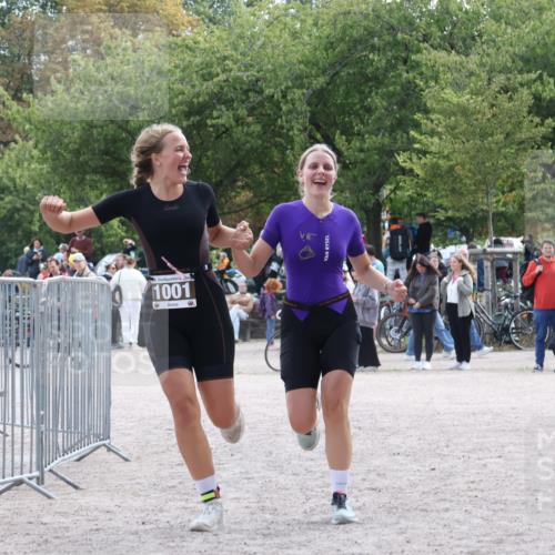 14.09.2025 - Stadtparktriathlon Strokosch-Dieckow http://msf.ph/oto/8889948 14.09.2025 12:48:10 Ziel 1001, 1002 meine-sportfotos.de