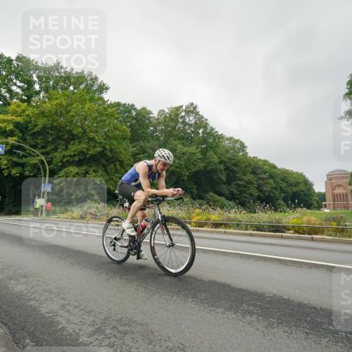 14.09.2025 - Stadtparktriathlon Michael Burmester http://msf.ph/oto/8889949 14.09.2025 09:24:02 Radfahren 391, 412 meine-sportfotos.de