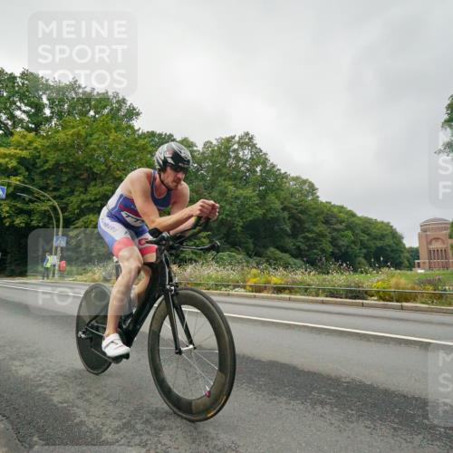 14.09.2025 - Stadtparktriathlon Michael Burmester http://msf.ph/oto/8889951 14.09.2025 09:24:07 Radfahren 391, 412 meine-sportfotos.de