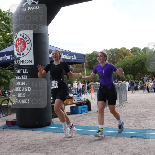 14.09.2025 - Stadtparktriathlon Strokosch-Dieckow http://msf.ph/oto/8889957 14.09.2025 12:48:12 Ziel 1001, 1002 meine-sportfotos.de